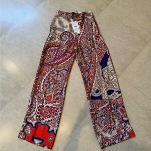 Zara women’s wide leg funky print pants. Size small and never worn.